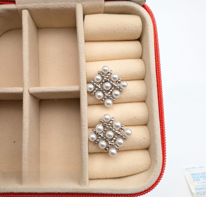 Pearl Square Korean Earrings – Elegant Women’s Fashion Jewelry in Silver and Golden Colors PJT-106